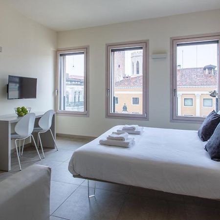 Erik Langer Pedrocchi Suites Padoue Extérieur photo
