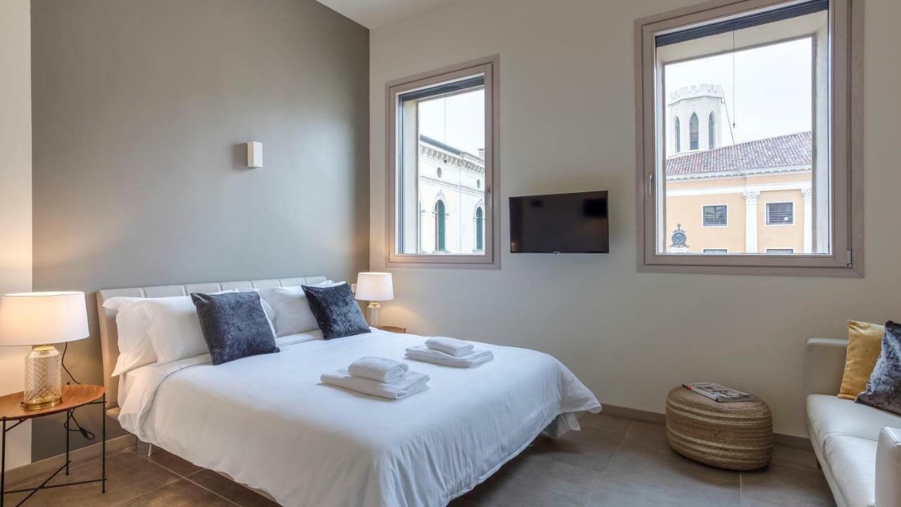 Erik Langer Pedrocchi Suites Padoue Extérieur photo