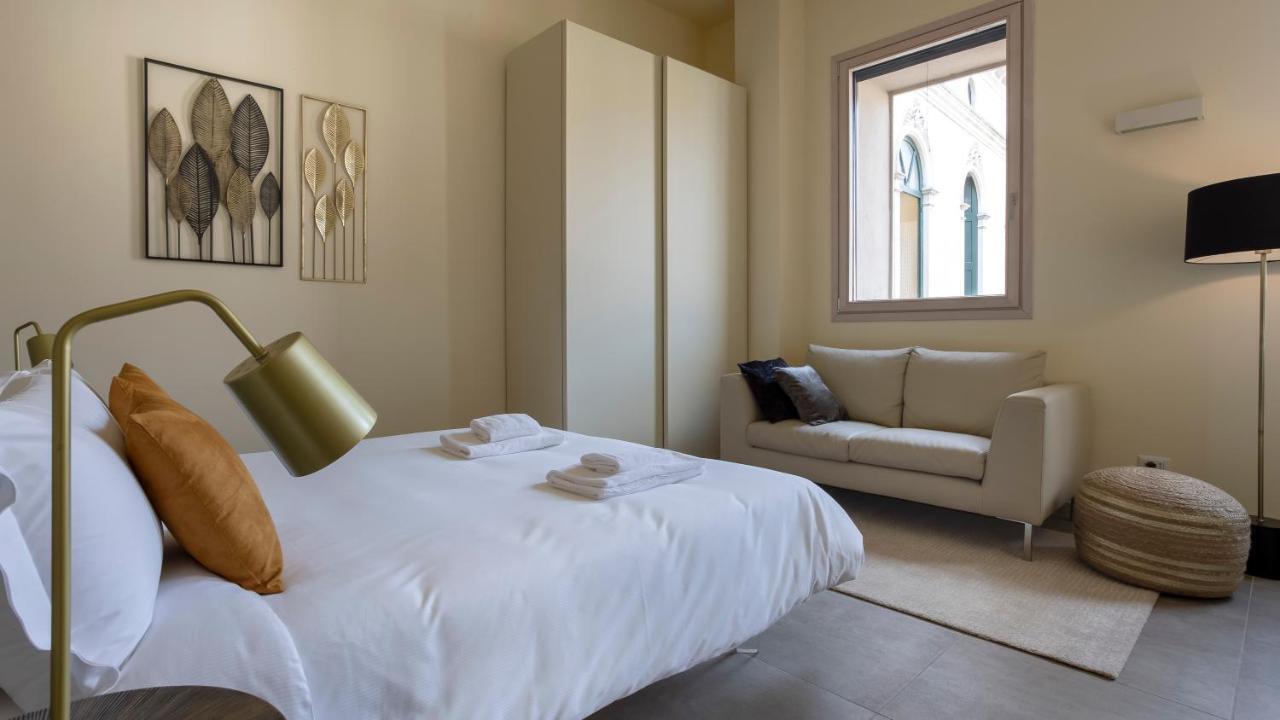 Erik Langer Pedrocchi Suites Padoue Extérieur photo